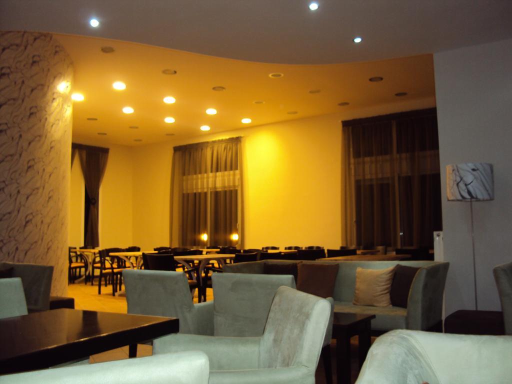 Aitheron Hotel Air Park Zervi Luaran gambar