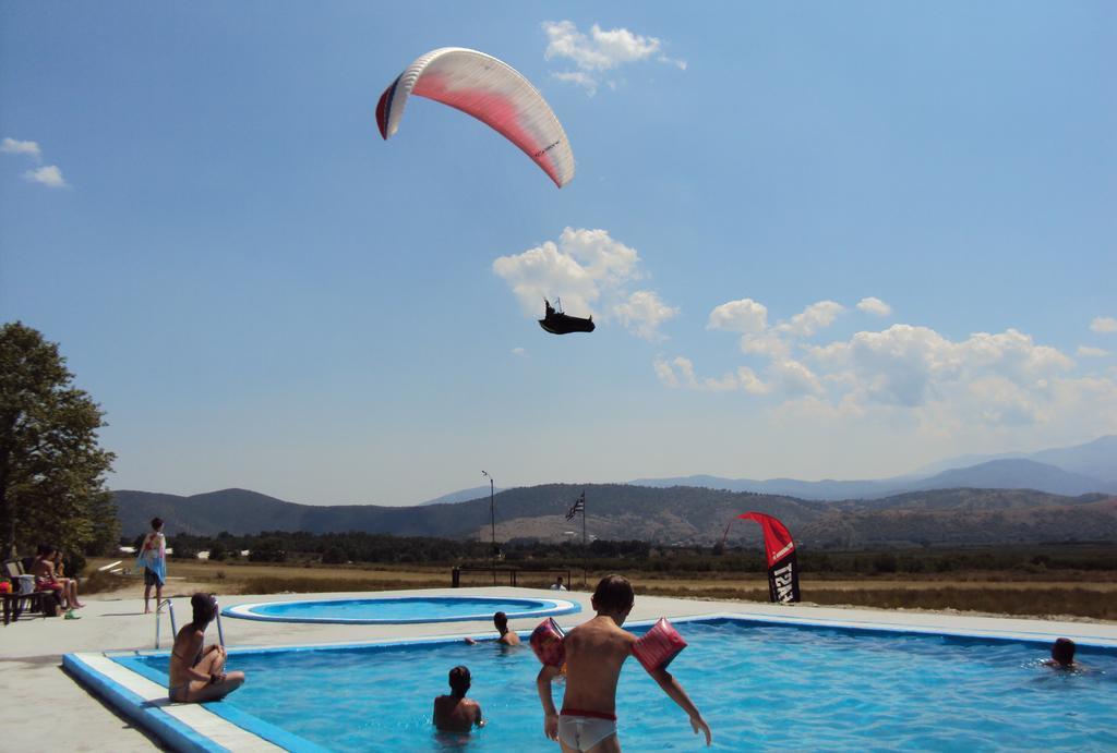 Aitheron Hotel Air Park Zervi Luaran gambar
